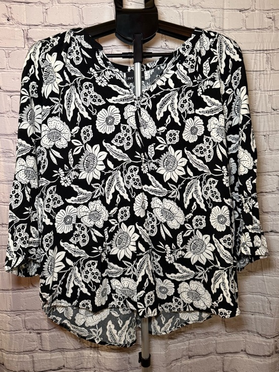 Jones New York Tops - Jones New York Black and White Floral V-Neck Blouse